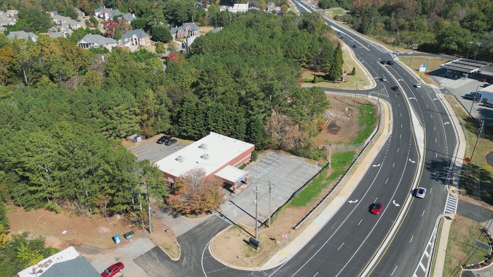 Primary Photo Of 6460 Atlanta Hwy, Alpharetta Veterinarian Kennel For Lease