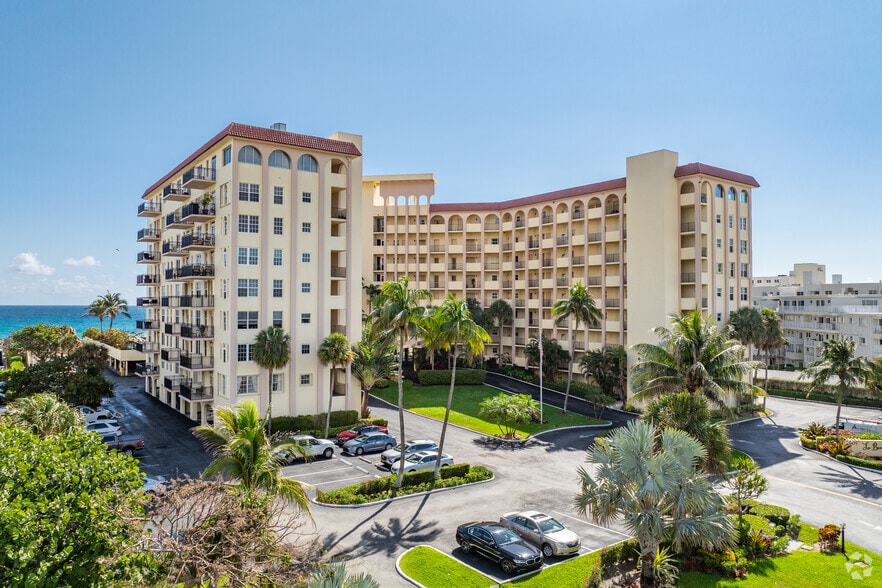 More Photos Of 3475 S Ocean Blvd, Palm Beach Apartments For Sale