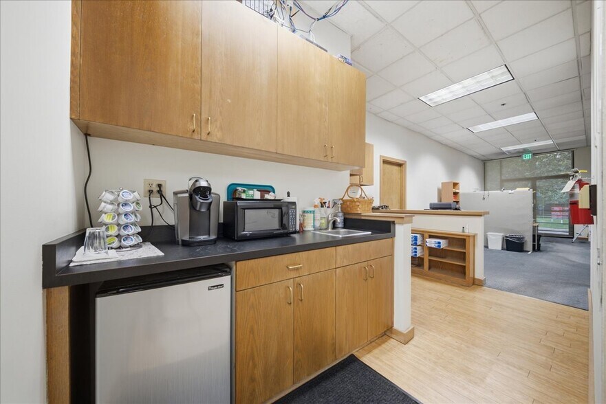 More Photos Of 700 University Ave, Sacramento Office For Lease