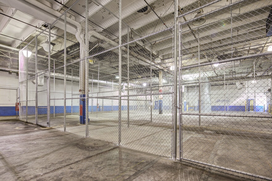 More Photos Of 3036 Gillespie St, Fayetteville Manufacturing For Lease