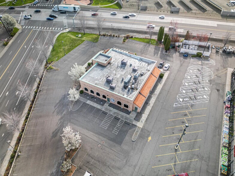 More Photos Of 2807 W 10th Ave, Kennewick General Retail For Sale