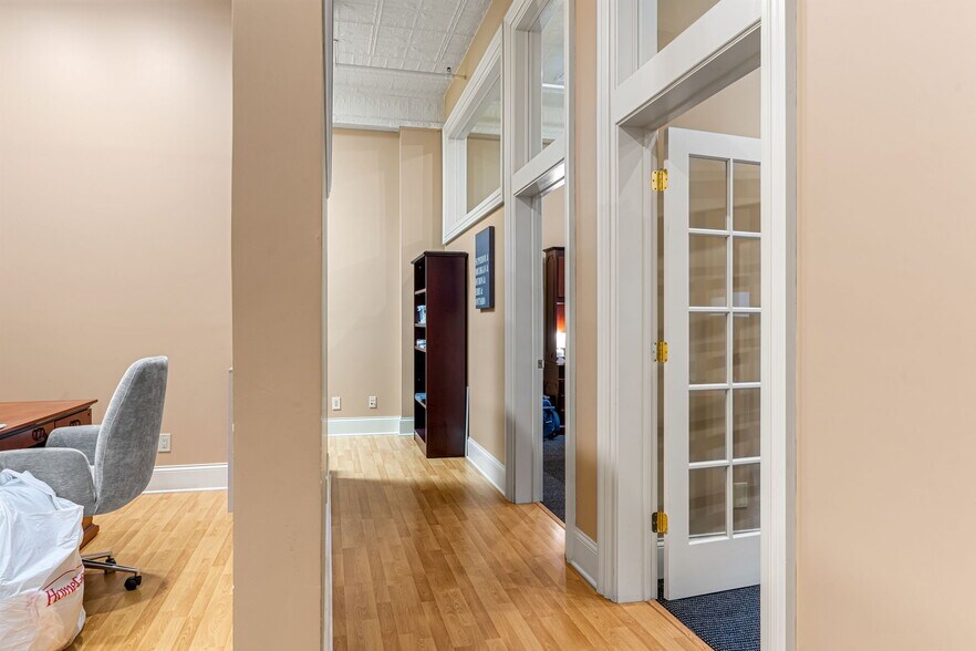 More Photos Of 222 Pearl St, New Albany Office Residential For Sale