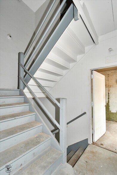 More Photos Of 800 La Salle St, Ottawa Office For Sale