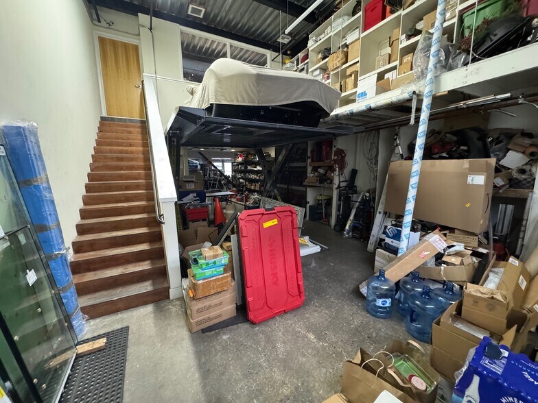 More Photos Of 1940 Union St, Oakland Warehouse For Lease