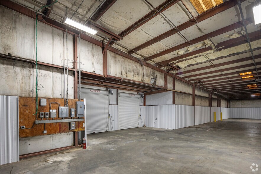 More Photos Of 847 W Main St, Lake City Warehouse For Lease