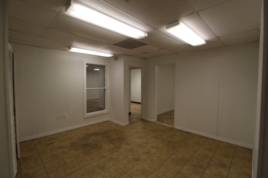 More Photos Of 2208 58th Ave E, Bradenton Warehouse For Sale