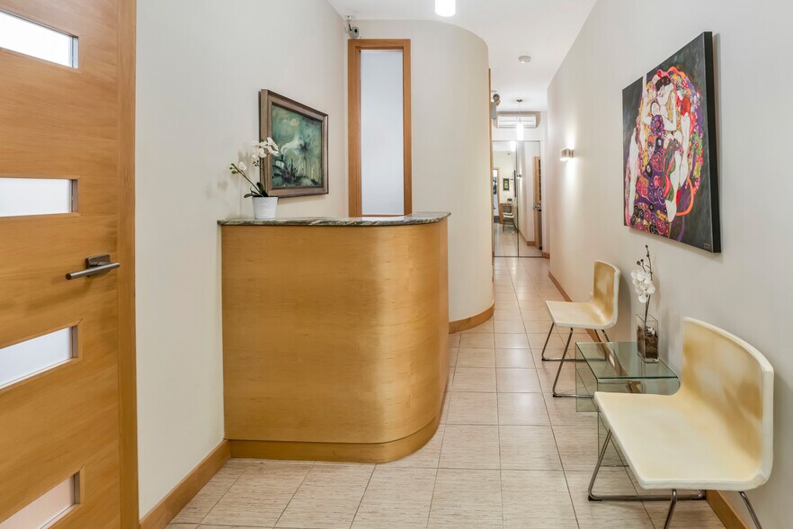 More Photos Of 570 Park Ave, New York Apartments For Sale