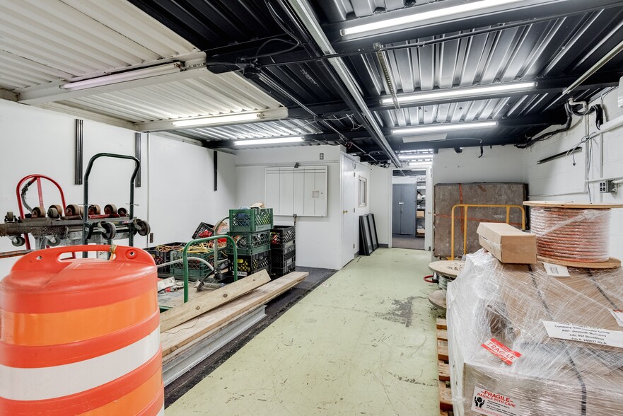 More Photos Of 39 Dobbin St, Brooklyn Warehouse For Sale