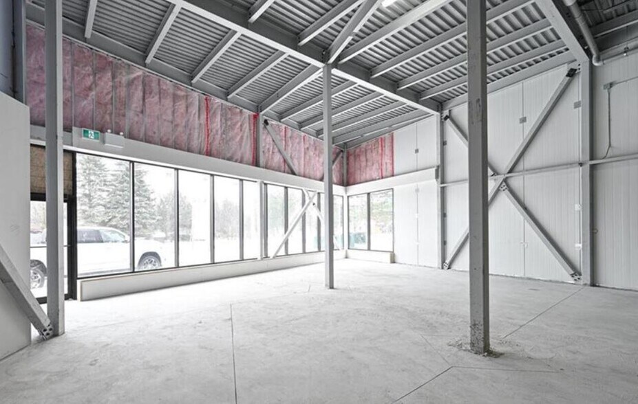 More Photos Of 1009-1011 Thomas Spratt Pl, Ottawa Light Distribution For Sale