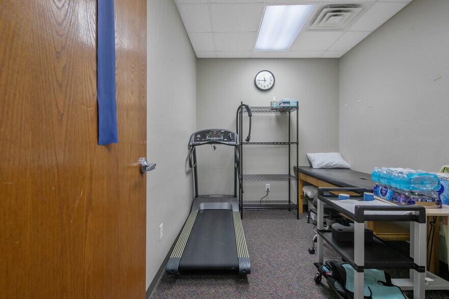 More Photos Of 6000 Ramsey St, Fayetteville Office For Sale