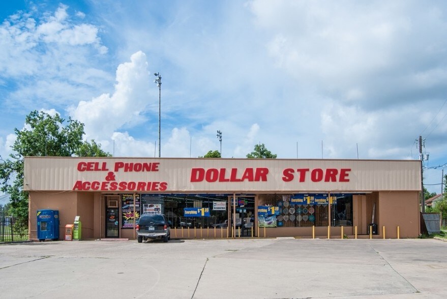 More Photos Of 4906 Harrisburg Blvd, Houston Storefront For Sale