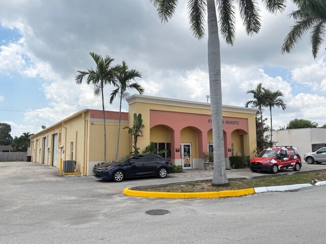 More Photos Of 140 NW 11th St, Boca Raton Warehouse For Lease