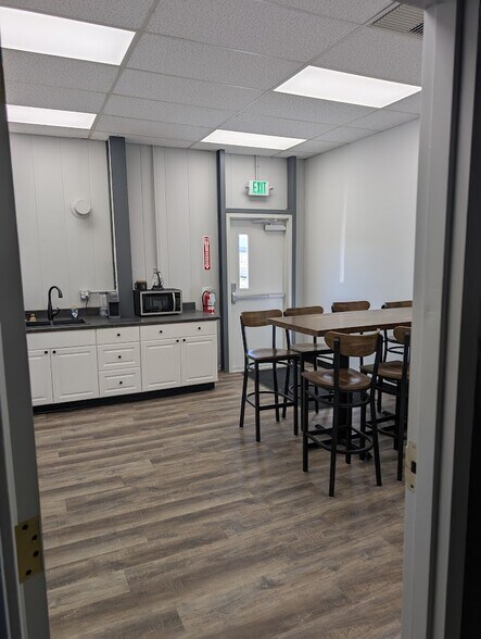 More Photos Of 118 S Parkmont, Butte Light Manufacturing For Lease