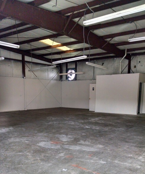 More Photos Of 310-330 Maguire Road Ext, Ocoee Warehouse For Lease