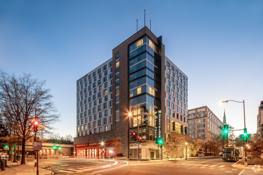 Primary Photo Of 400 E St SW, Washington Hotel For Lease