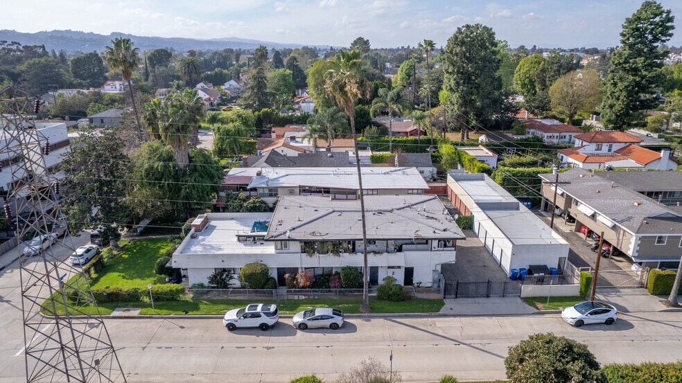 More Photos Of 11001 Hortense St, West Toluca Lake Apartments For Sale