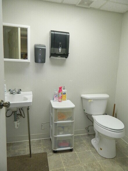 More Photos Of 1046 Terrace Dr, Marion Flex For Sale