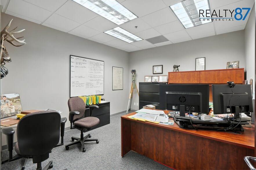 More Photos Of 4050 River Center Ct NE, Cedar Rapids Office For Lease