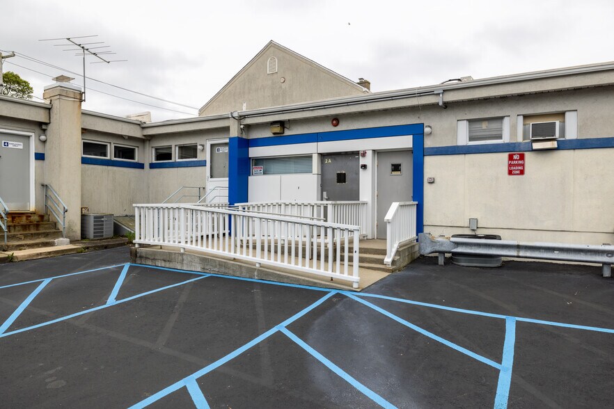 More Photos Of 111 Carleton Ave, Islip Terrace Medical For Lease