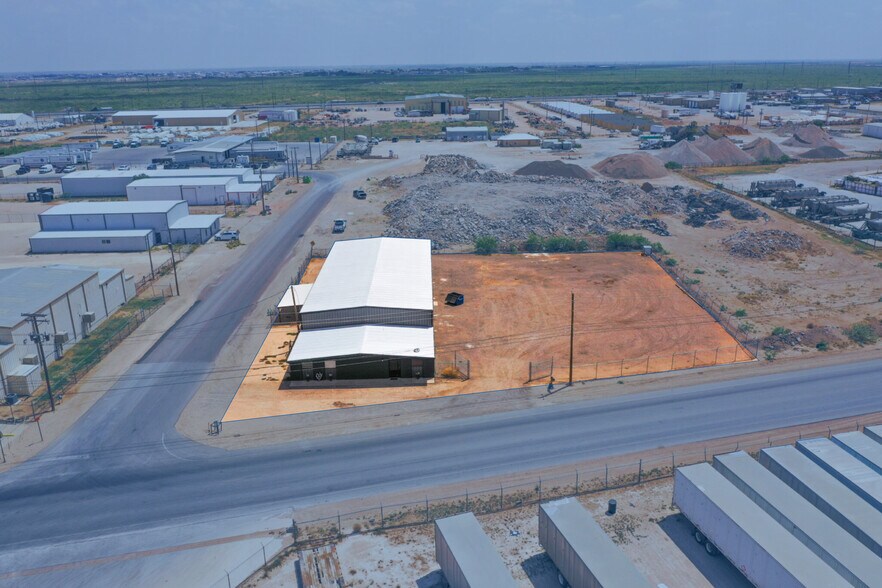 More Photos Of 10701 W County Road 127, Odessa Warehouse For Lease