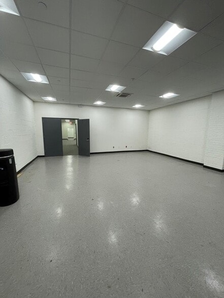 More Photos Of 43-19-43-23 Bell Blvd, Bayside Storefront For Lease