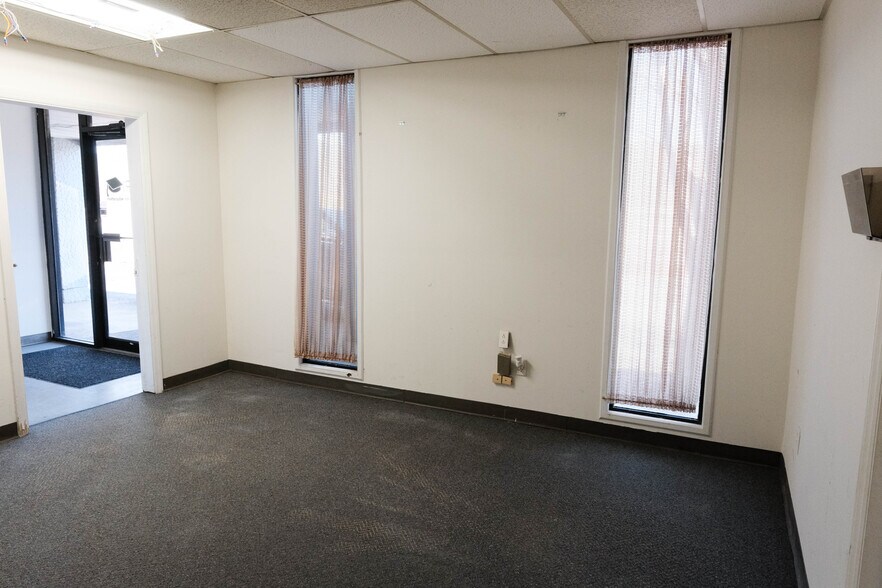 More Photos Of 190-192 Metro Dr, Spartanburg Flex For Lease