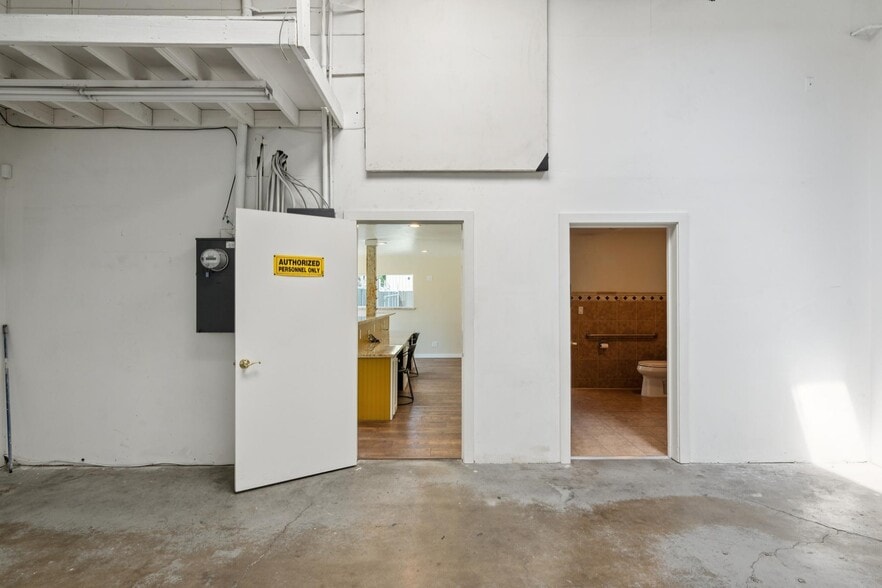 More Photos Of 2475 Bluebell Dr, Santa Rosa Industrial For Lease