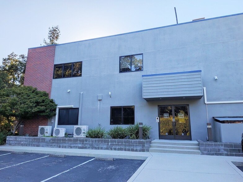 More Photos Of 4604 Scotts Valley Dr, Scotts Valley Loft Creative Space For Lease