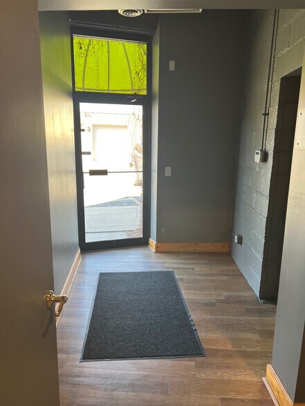 More Photos Of 2303 Charles St, Rockford Loft Creative Space For Sale