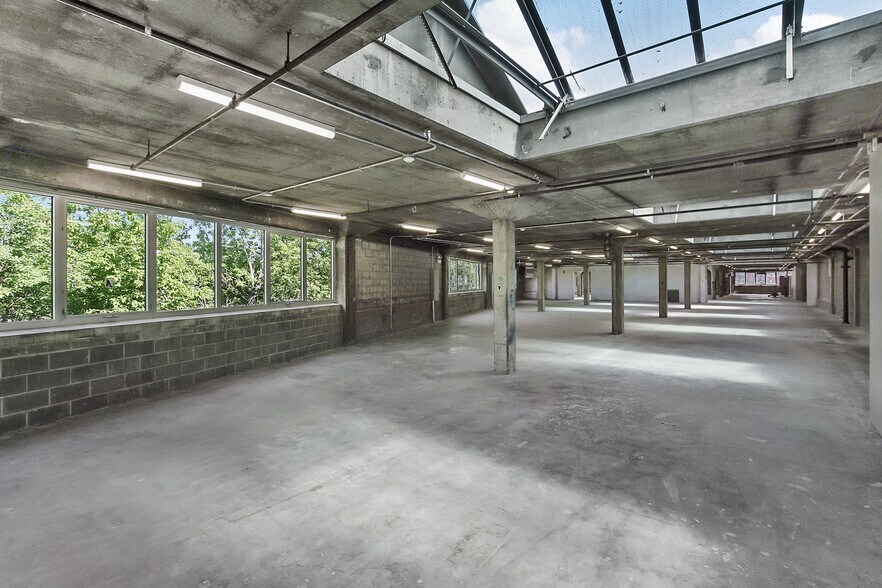 More Photos Of 4701-4715 N Lamon Ave, Chicago Warehouse For Lease
