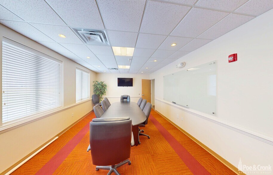 More Photos Of 825 Davis St, Blacksburg Medical For Lease