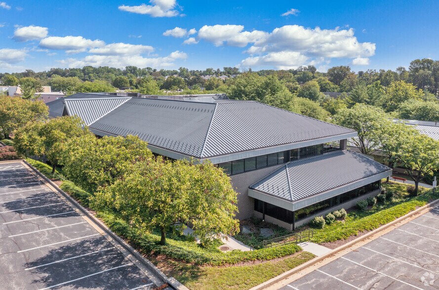 More Photos Of 7104 Ambassador Rd, Windsor Mill Office For Lease