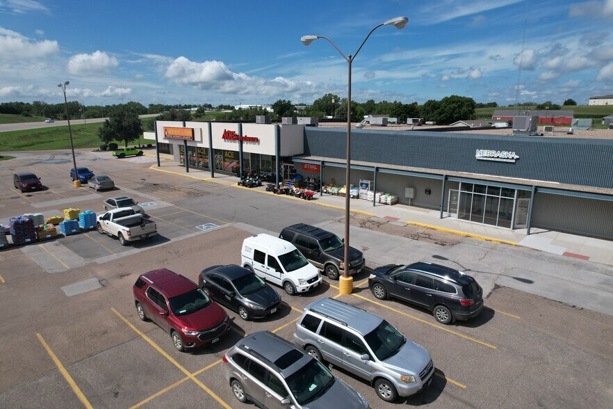 More Photos Of 630 S Lincoln Ave, York Unknown For Lease