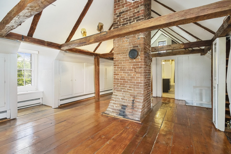 More Photos Of 91 Wall St, Madison Office For Lease
