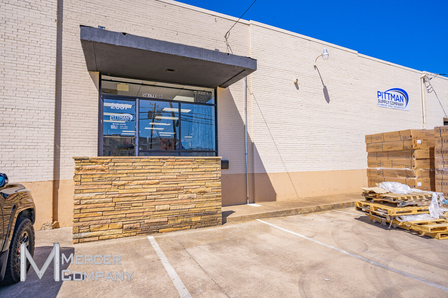 Primary Photo Of 2637 Farrington St, Dallas Industrial For Sale