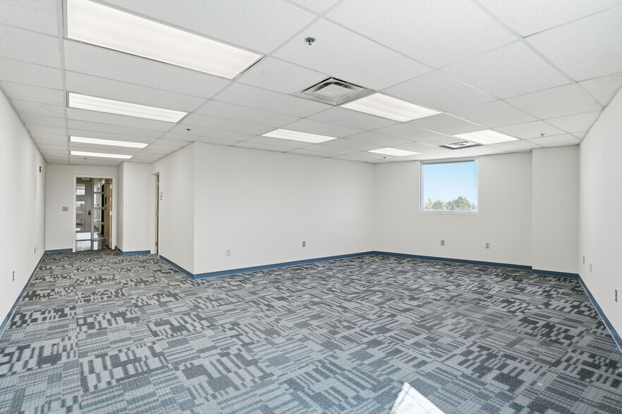 More Photos Of 2425 Ridgecrest Dr SE, Albuquerque Medical For Lease