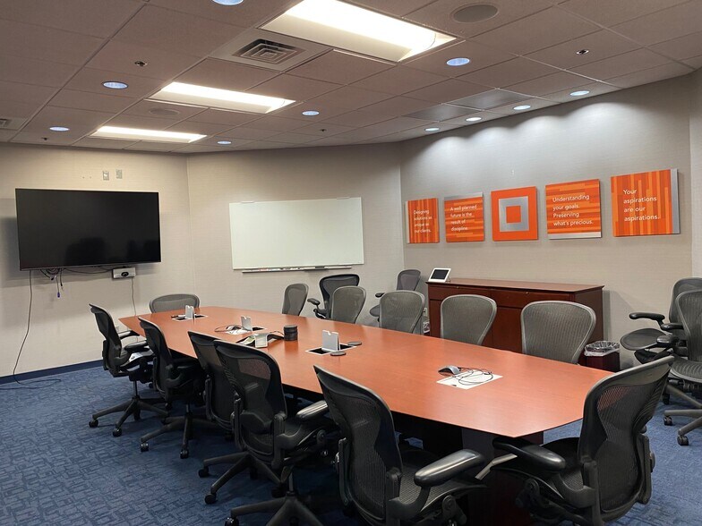 More Photos Of 6838 E State St, Rockford Office For Lease