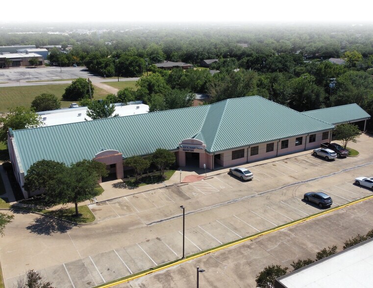 Primary Photo Of 2010 E Villa Maria Dr, Bryan Office For Lease