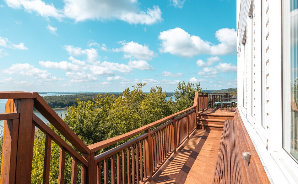 More Photos Of 1 Tara Point, Grafton Hotel For Sale