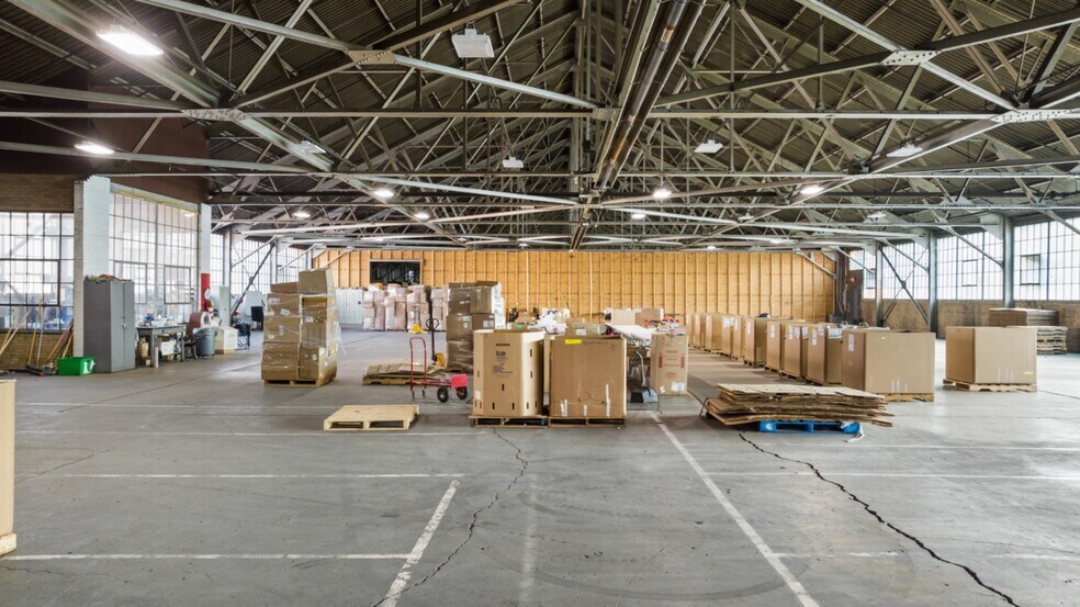 More Photos Of 16123 Armour St NE, Alliance Warehouse For Lease
