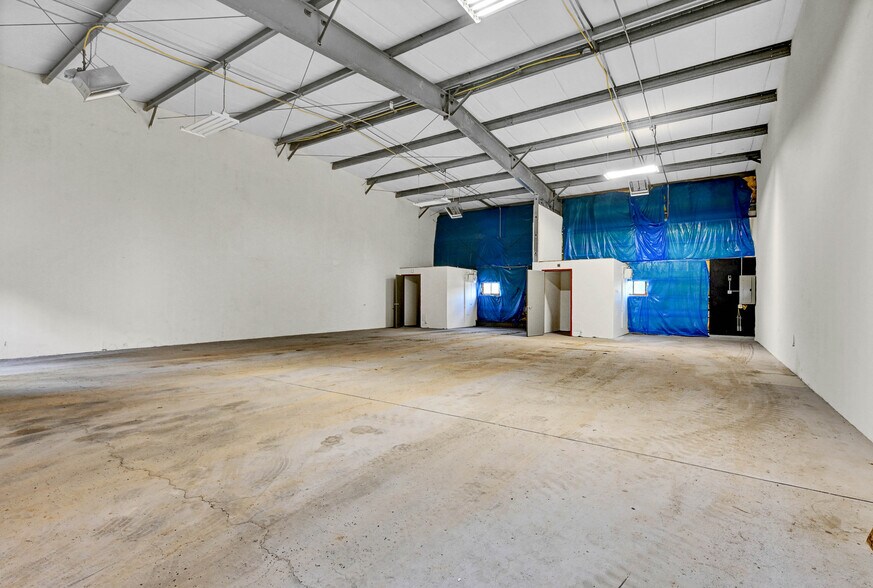 More Photos Of 7 Dunham Dr, New Fairfield Light Manufacturing For Lease