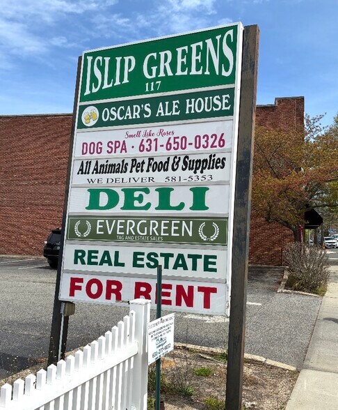 More Photos Of 117 Main St, East Islip Freestanding For Lease