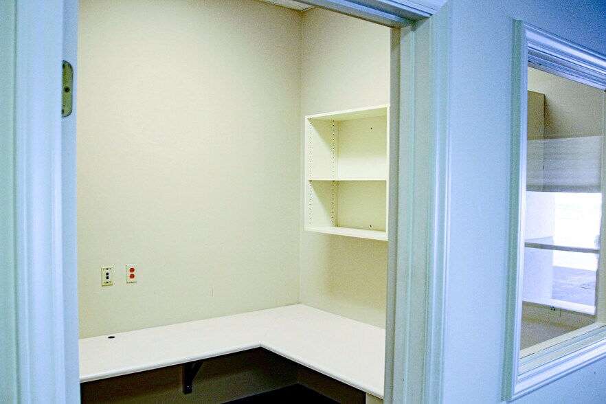 More Photos Of 1257 Sweeten Creek Rd, Asheville Office For Lease