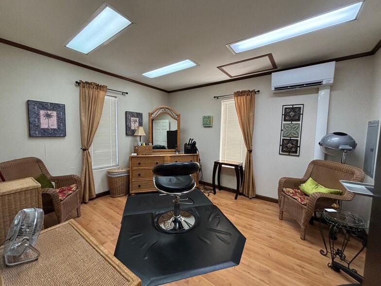 More Photos Of 301 Harvey St, Winston-Salem Freestanding For Sale