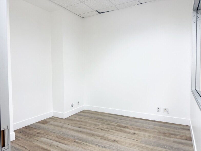 More Photos Of 9660-9690 Research Dr, Irvine Warehouse For Lease