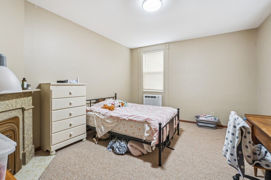 More Photos Of 920 High St, Grinnell Apartments For Sale