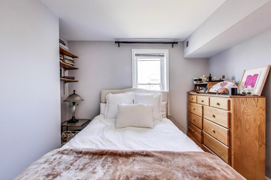 More Photos Of 1317 Corcoran St NW, Washington Apartments For Sale