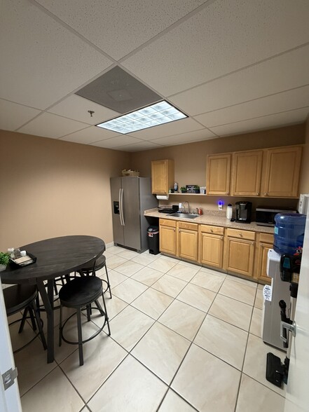 More Photos Of 6973 Highway Ave, Jacksonville Light Distribution For Lease