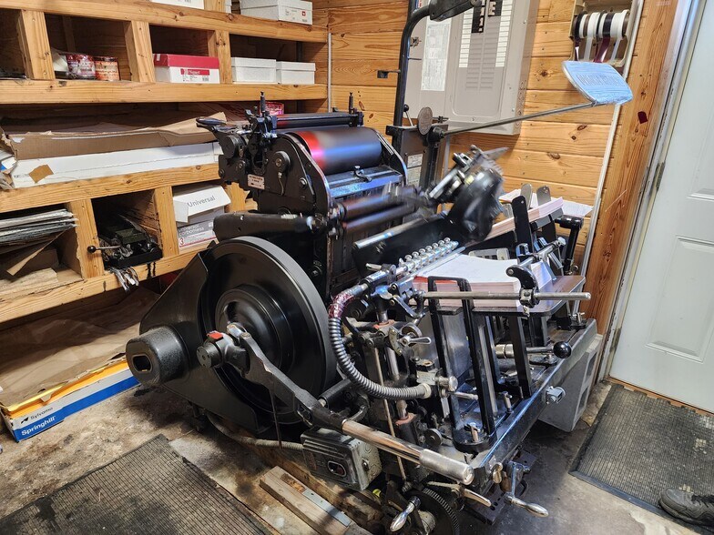 More Photos Of 2104 Main St, Emmetsburg Office Residential For Sale