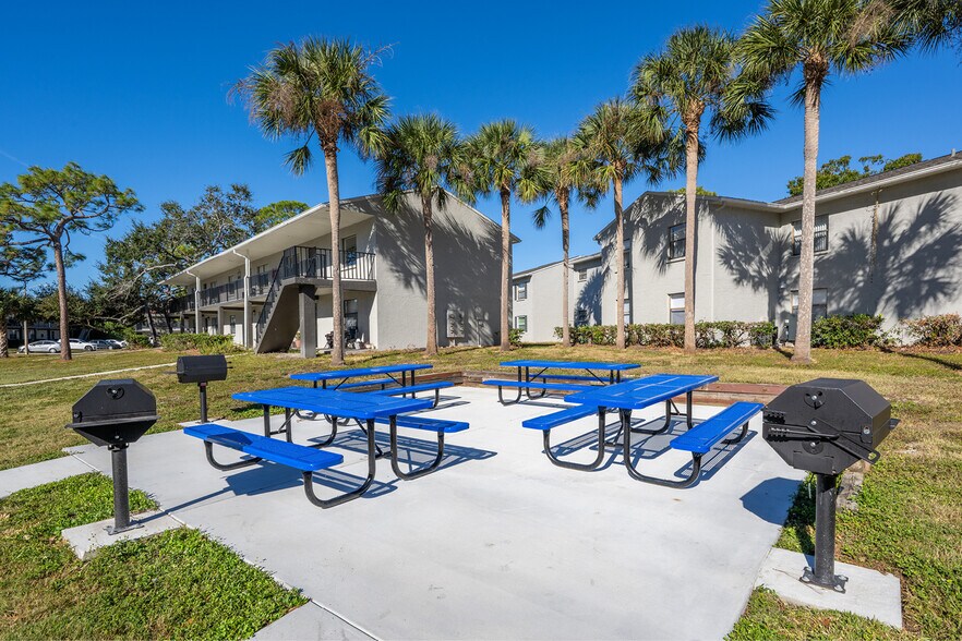 More Photos Of 16321 Bolesta Rd, Clearwater Apartments For Sale